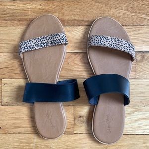 Universal Thread sandals